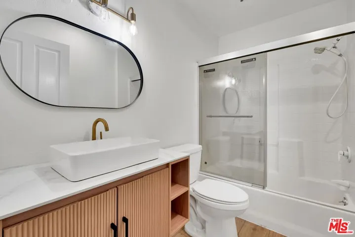 4501 Cedros Avenue 206, Sherman Oaks, California 91403