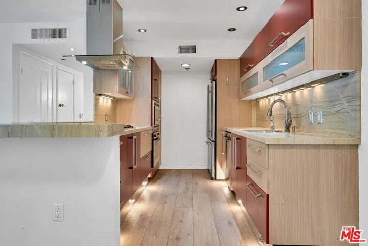 4501 Cedros Avenue 206, Sherman Oaks, California 91403