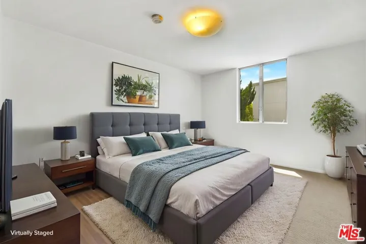 4501 Cedros Avenue 206, Sherman Oaks, California 91403