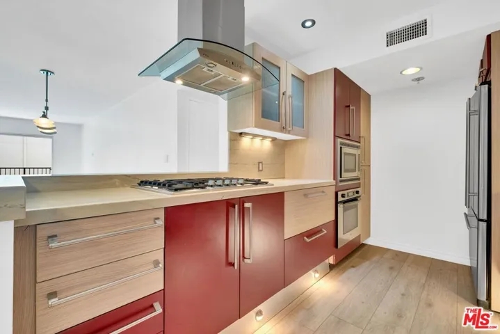 4501 Cedros Avenue 206, Sherman Oaks, California 91403