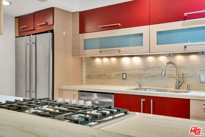 4501 Cedros Avenue 206, Sherman Oaks, California 91403