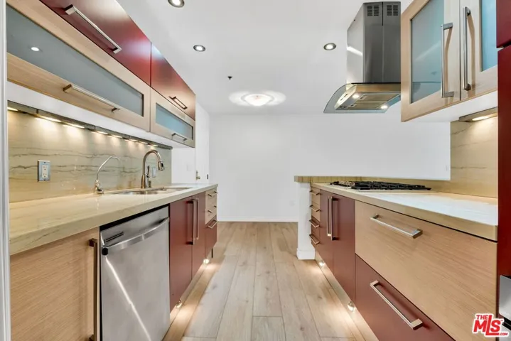 4501 Cedros Avenue 206, Sherman Oaks, California 91403