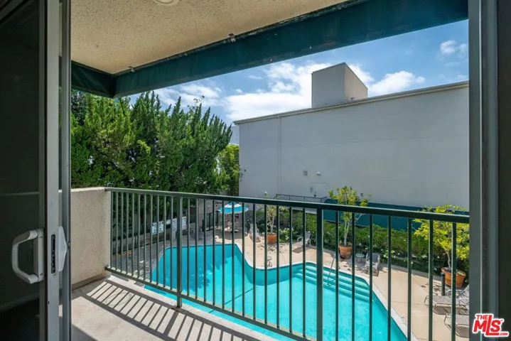 4501 Cedros Avenue 206, Sherman Oaks, California 91403