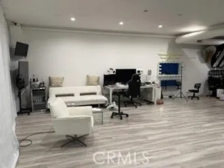 1610 W Magnolia Boulevard, Burbank, California 91506