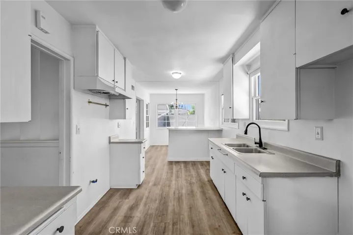 10939 Gloria, Los Angeles, California 91344