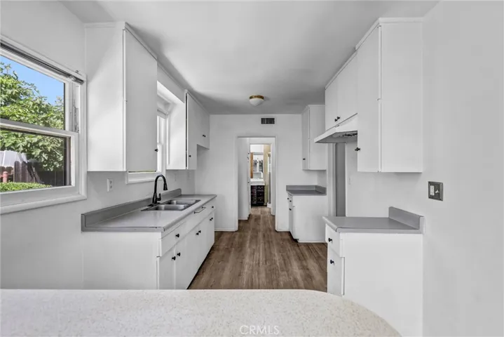 10939 Gloria, Los Angeles, California 91344
