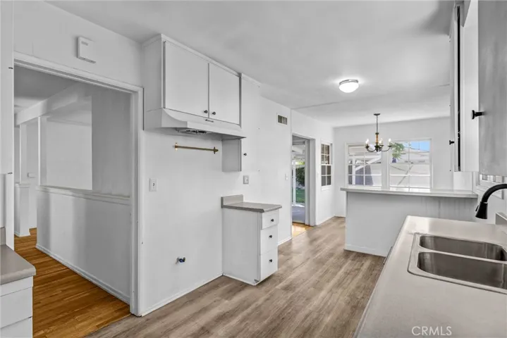 10939 Gloria, Los Angeles, California 91344