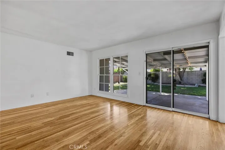 10939 Gloria, Los Angeles, California 91344