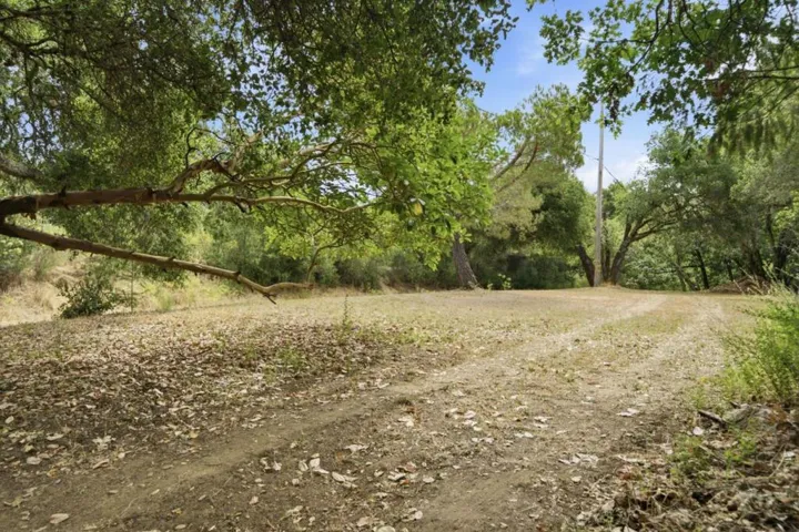 2701 Rio Lindo Avenue, Healdsburg, California 95448