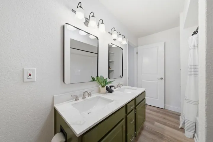 2701 Rio Lindo Avenue, Healdsburg, California 95448