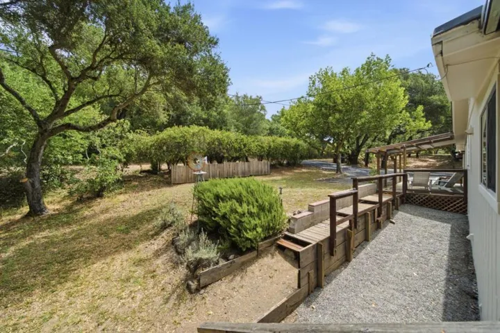 2701 Rio Lindo Avenue, Healdsburg, California 95448
