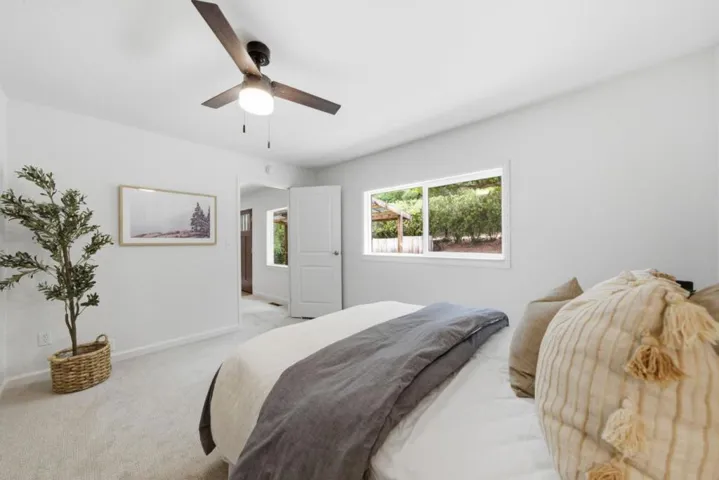 2701 Rio Lindo Avenue, Healdsburg, California 95448