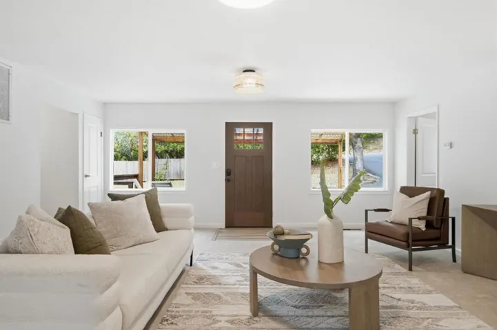 2701 Rio Lindo Avenue, Healdsburg, California 95448
