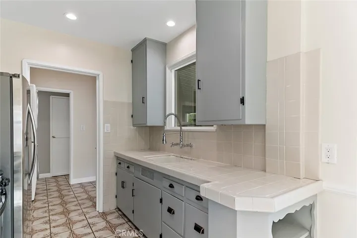 348 W Spazier Avenue, Burbank, California 91506