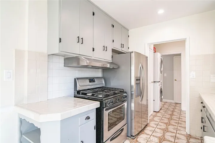 348 W Spazier Avenue, Burbank, California 91506
