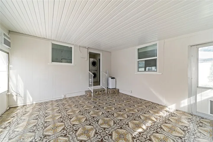 348 W Spazier Avenue, Burbank, California 91506