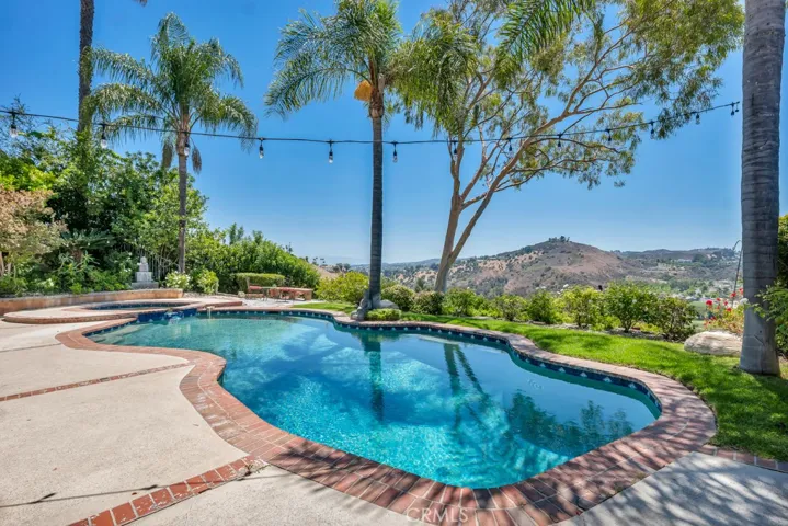 24508 Park Granada, Calabasas, California 91302