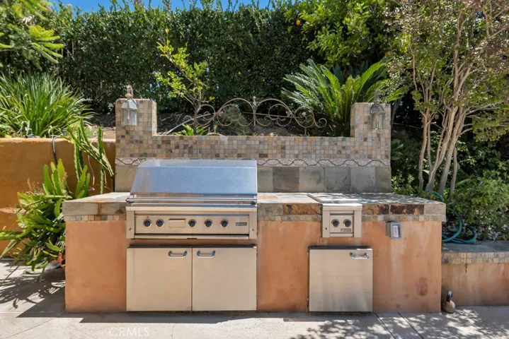 24508 Park Granada, Calabasas, California 91302