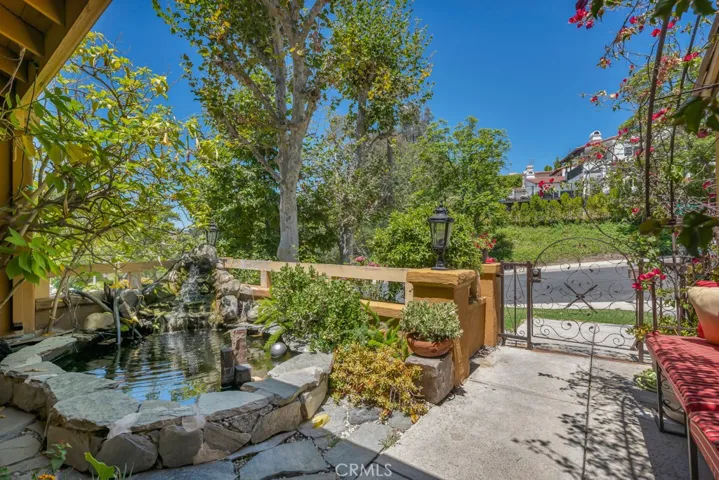 24508 Park Granada, Calabasas, California 91302
