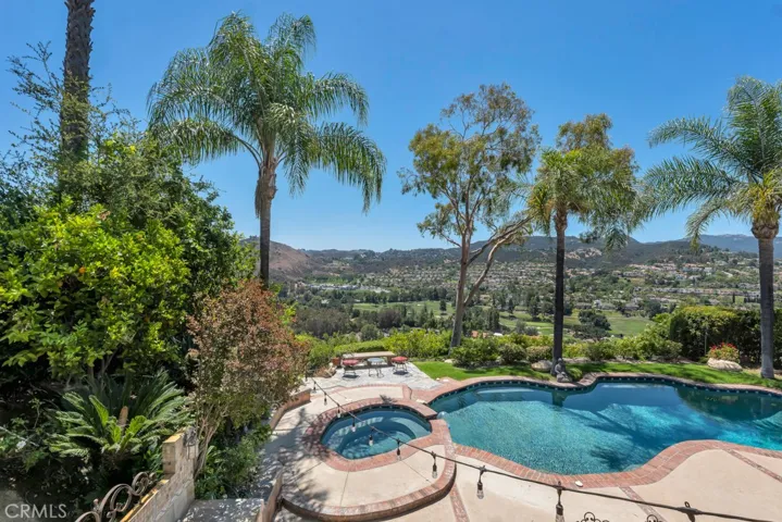 24508 Park Granada, Calabasas, California 91302