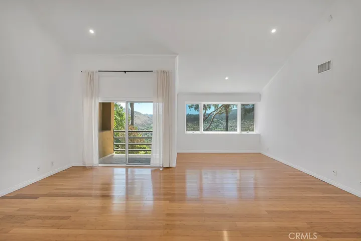 24508 Park Granada, Calabasas, California 91302