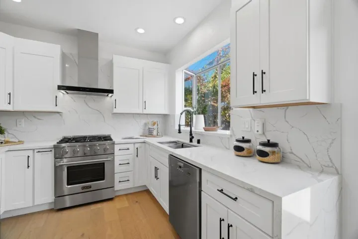 2325 De Varona Place, Santa Clara, California 95050