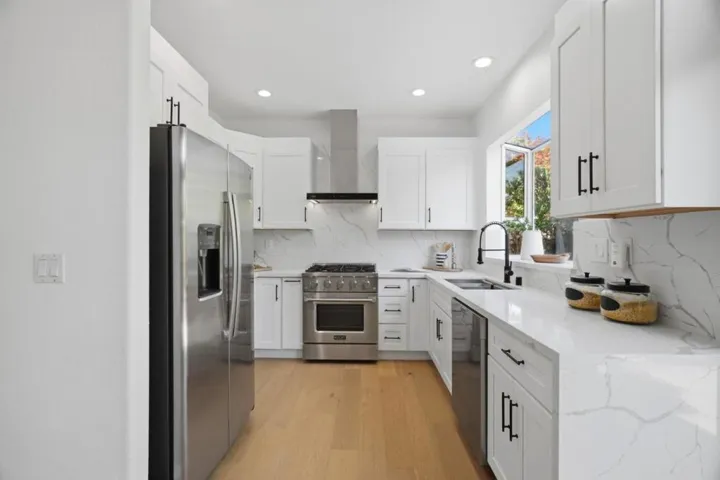 2325 De Varona Place, Santa Clara, California 95050