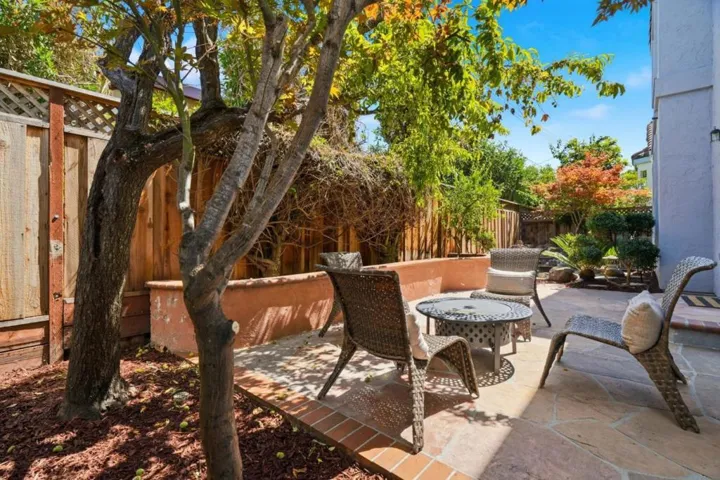 2325 De Varona Place, Santa Clara, California 95050