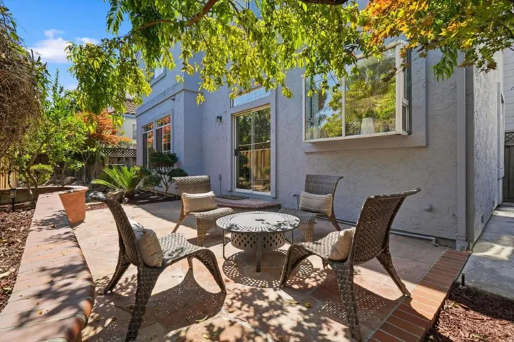 2325 De Varona Place, Santa Clara, California 95050