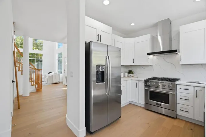 2325 De Varona Place, Santa Clara, California 95050
