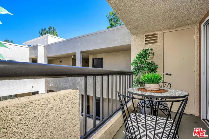 21520 Burbank Boulevard 313, Woodland Hills, California 91367