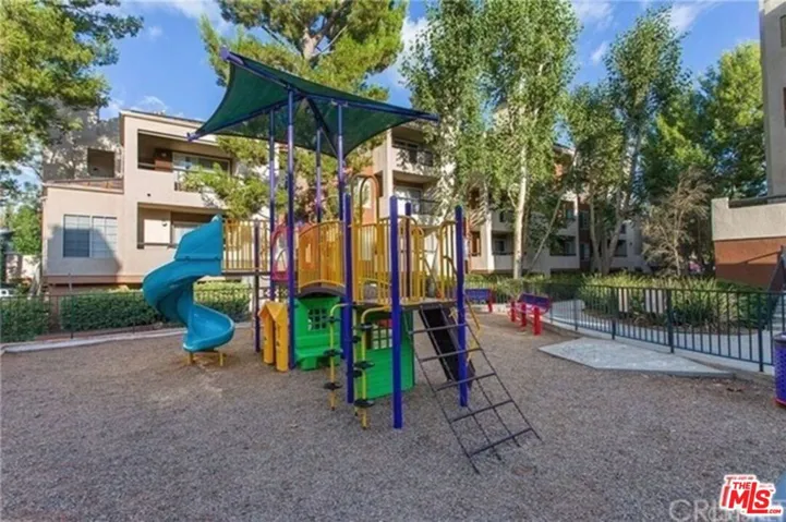 21520 Burbank Boulevard 313, Woodland Hills, California 91367