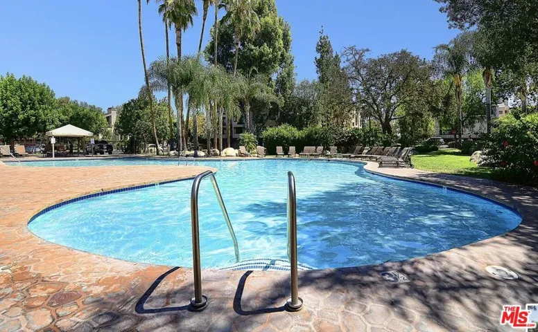 21520 Burbank Boulevard 313, Woodland Hills, California 91367