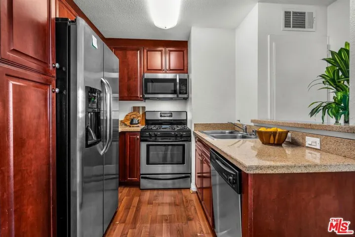 21520 Burbank Boulevard 313, Woodland Hills, California 91367