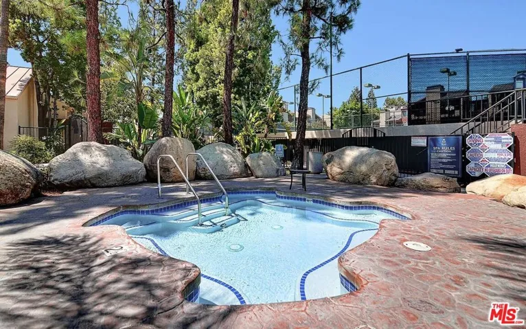 21520 Burbank Boulevard 313, Woodland Hills, California 91367
