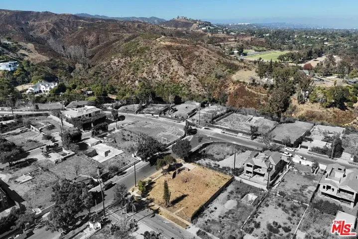14612 Bestor Boulevard, Pacific Palisades, California 90272