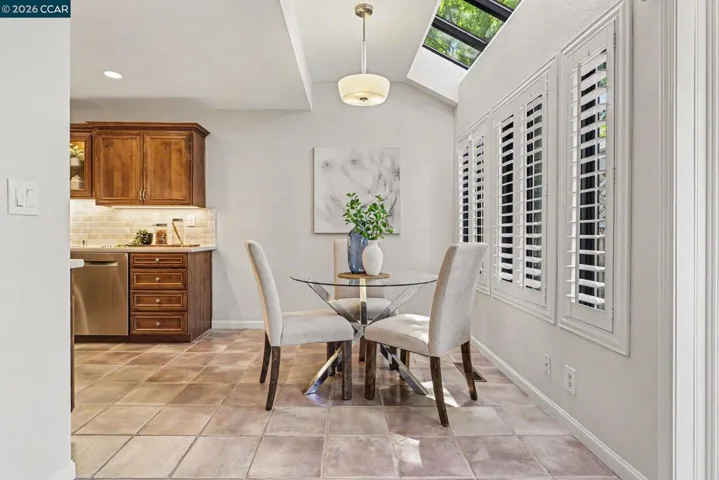 Eat-in Kitchen