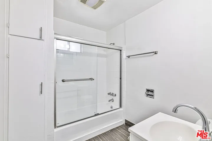 727 Olive Avenue, Long Beach, California 90813