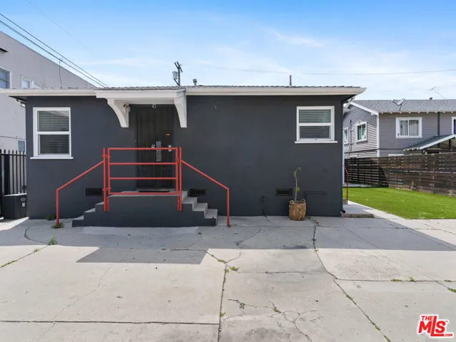 727 Olive Avenue, Long Beach, California 90813