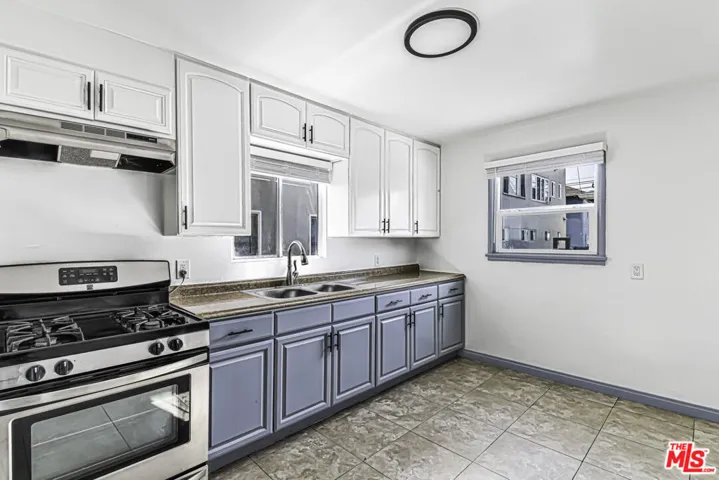 727 Olive Avenue, Long Beach, California 90813