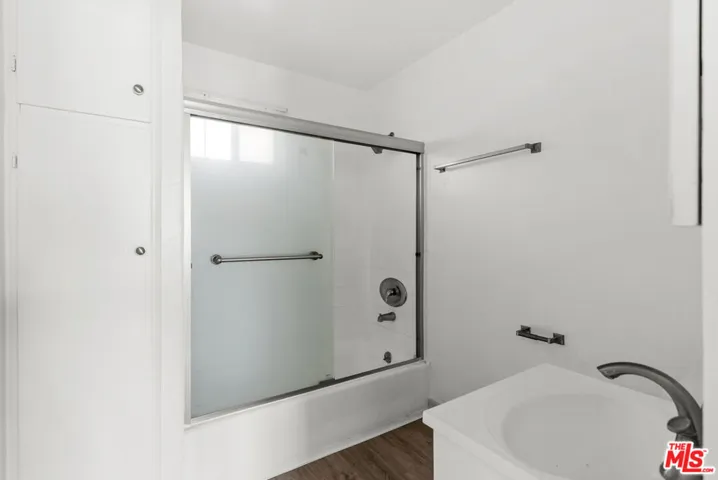 727 Olive Avenue, Long Beach, California 90813