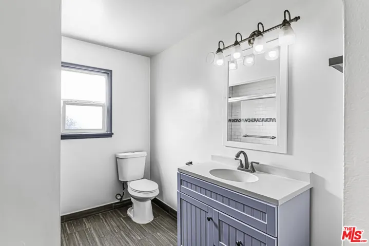 727 Olive Avenue, Long Beach, California 90813