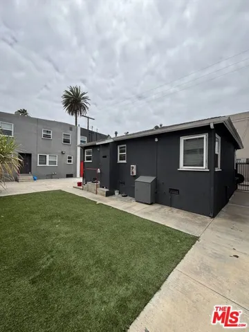 727 Olive Avenue, Long Beach, California 90813