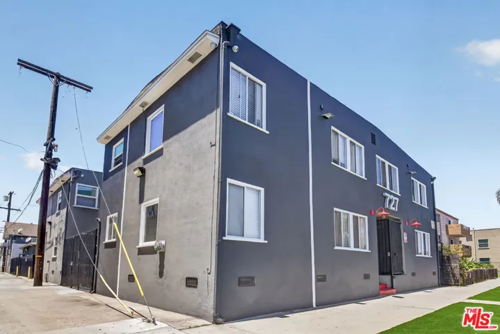 727 Olive Avenue, Long Beach, California 90813