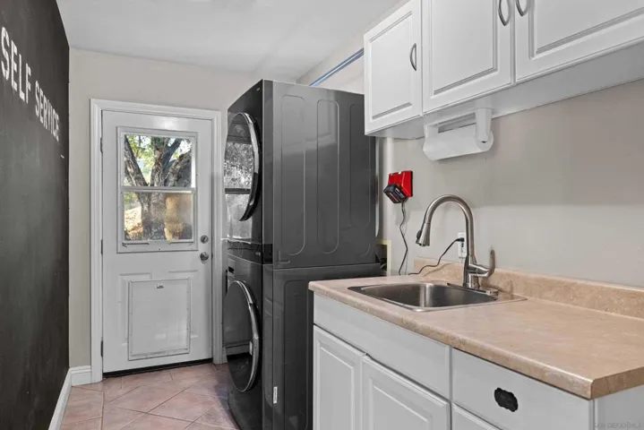 1829 Via Corina, Alpine, California 91901