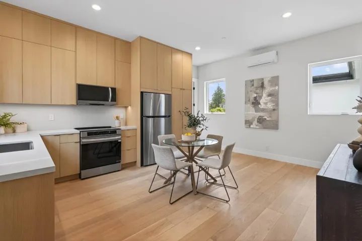 10468 S Stelling Road, Cupertino, California 95014