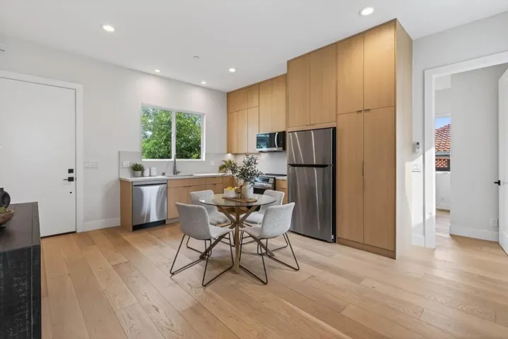 10468 S Stelling Road, Cupertino, California 95014
