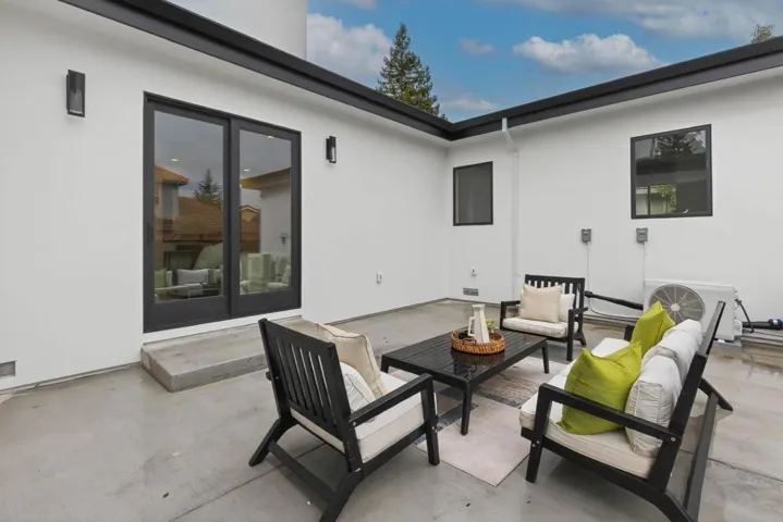 10468 S Stelling Road, Cupertino, California 95014
