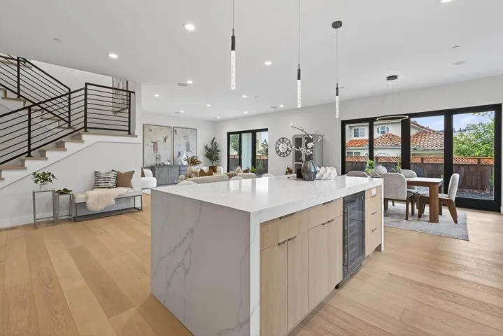 10468 S Stelling Road, Cupertino, California 95014