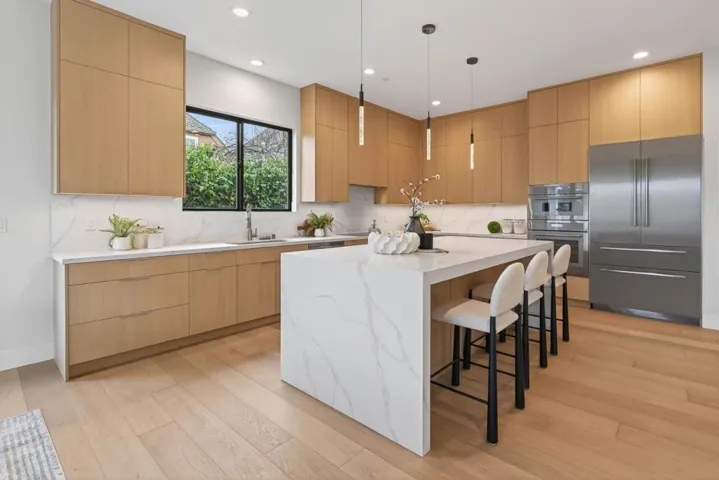 10468 S Stelling Road, Cupertino, California 95014